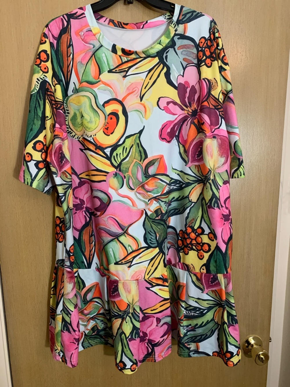 Vibrant PLUS SIZE 2X Floral Print Short Sleeve Tunic Dress - Multicolor